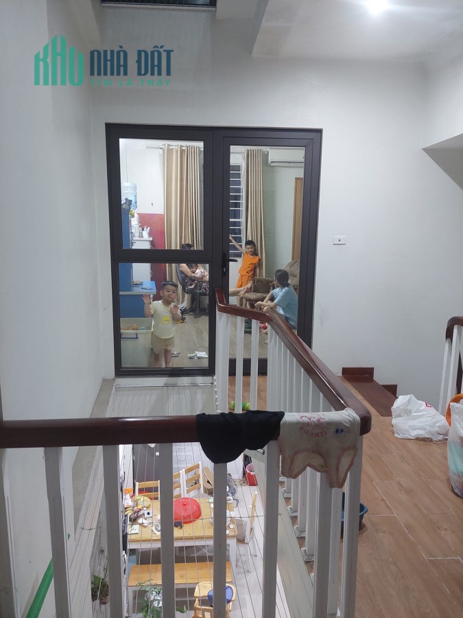 Bán nhà Nguyễn Khang, Cầu Giấy 60m2 x 4 tầng, nhà đẹp, tặng nội thất, giá 8.5 tỷ
