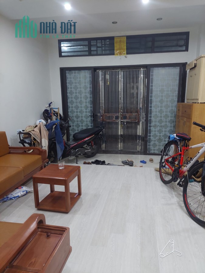 Bán nhà Nguyễn Khang, Cầu Giấy 60m2 x 4 tầng, nhà đẹp, tặng nội thất, giá 8.5 tỷ