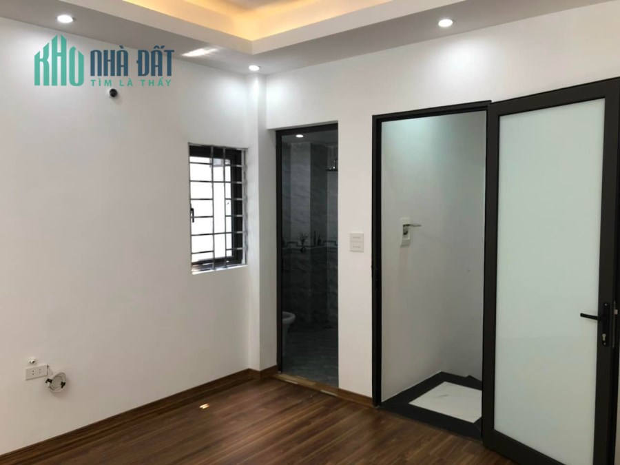 Bán nhà mặt ngõ chùa Láng 6.4 tỷ, 70mx3T,SĐCC