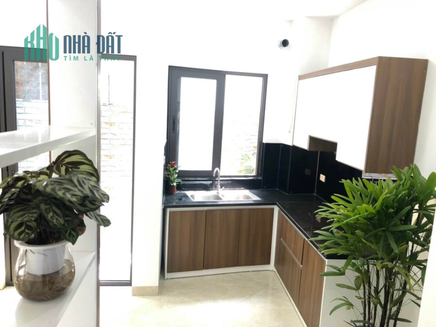 Bán nhà mặt ngõ chùa Láng 6.4 tỷ, 70mx3T,SĐCC