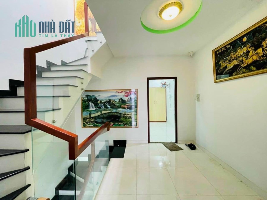 NHÀ ĐẸP Ở NGAY ! HẺM XE HƠI 5M - DIỆN TÍCH VUÔNG VỨC - NHỈNH 6 TỶ