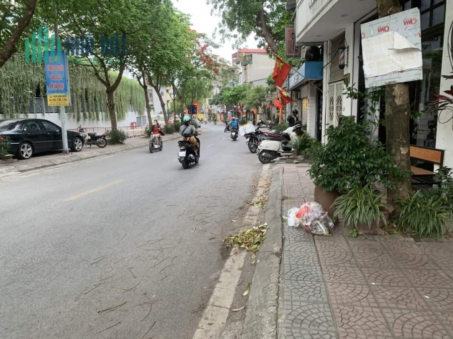 chủ giảm giá, bán nhanh đất phố Ngọc Lâm, quận Long Biên diện tích 65m, ô tô đỗ cửa.