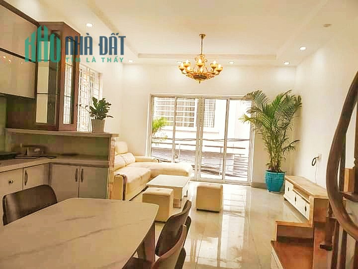 Nguyễn Văn Linh, Long Biên. 40m2*5*4,5m mt ô tô tải, 3 thoáng vĩnh viễn, KD, ngõ thông tứ tung