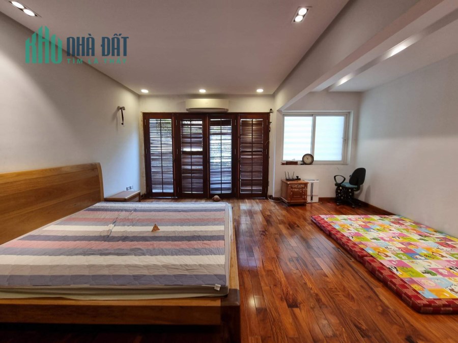 Hạ giá bán nhanh nhà 4 tầng phố Nguyễn Văn Cừ, Long Biên dt 85m, mặt tiền 6m