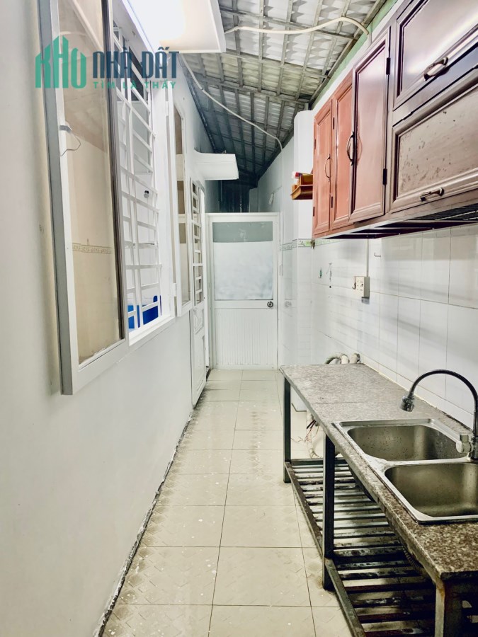 Nhà  hẻm 175 đình phong phú diện tích 72m vị trí đẹp, khu an ninh