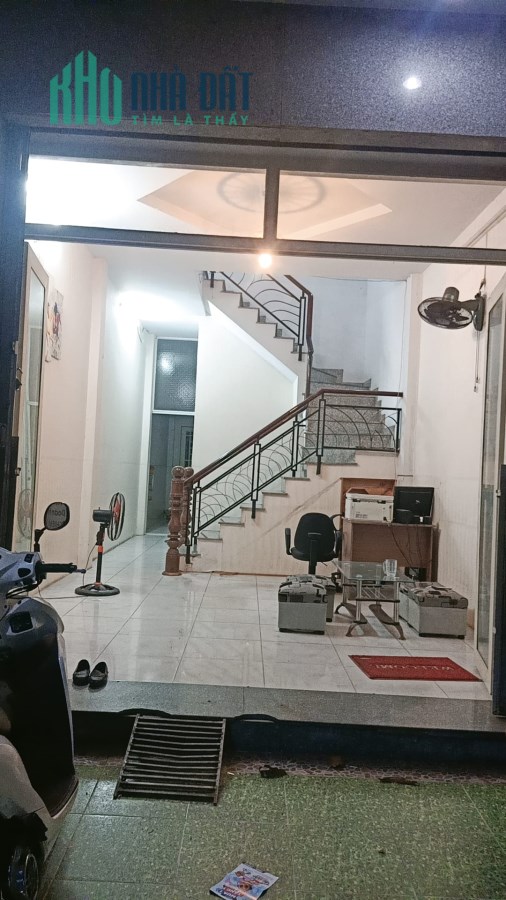 Gấp gấp nhà mặt tiền Thạch Lam, Phú Thạnh, Tân Phú, 75m, 3 tầng, Văn phòng, giá chỉ 11,8 tỷ.