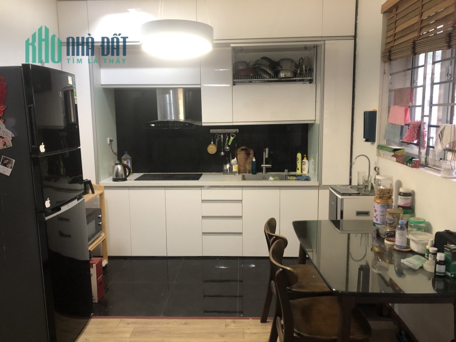 Bán căn hộ 2PN nội thất đầy đủ chung cư khu đô thị Việt Hưng giá 1.4 tỷ sổ đỏ cất két