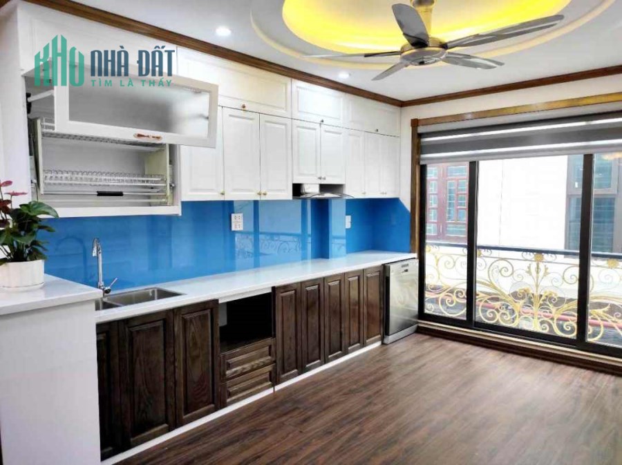 Cần bán chung cư 137 Nguyễn Ngọc Vũ, 123m nhà đã sửa đẹp 3.9 tỷ.