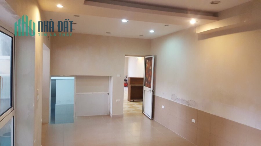 Bán nhà Mặt phố Khâm Thiên giá 7.5 tỷ, dt 60m2, KD đông đúc