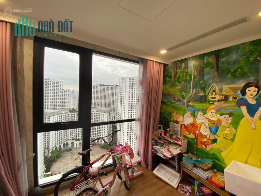 Chính chủ cần Bán căn góc Royal City 3 PN view trực diện quảng trường và cầu Ngã Tư Sở