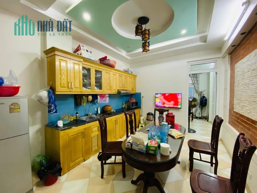 Chính chủ Bán nhà đường Nam Dư, sổ đỏ 34M x 5T, nhỉnh 2 tỷ. LH Chị Hà 0975149605