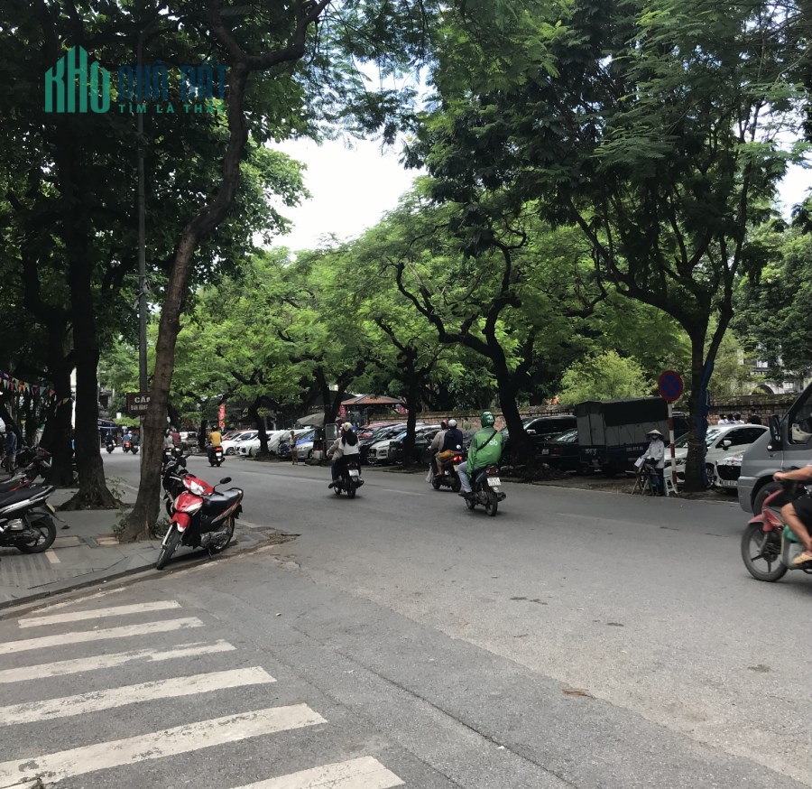 CẦN BÁN GẤP CĂN NHÀ MẶT PHỐ KHU VỰC PHƯỜNG VĂN MIẾU ĐỐNG ĐA HÀ NỘI