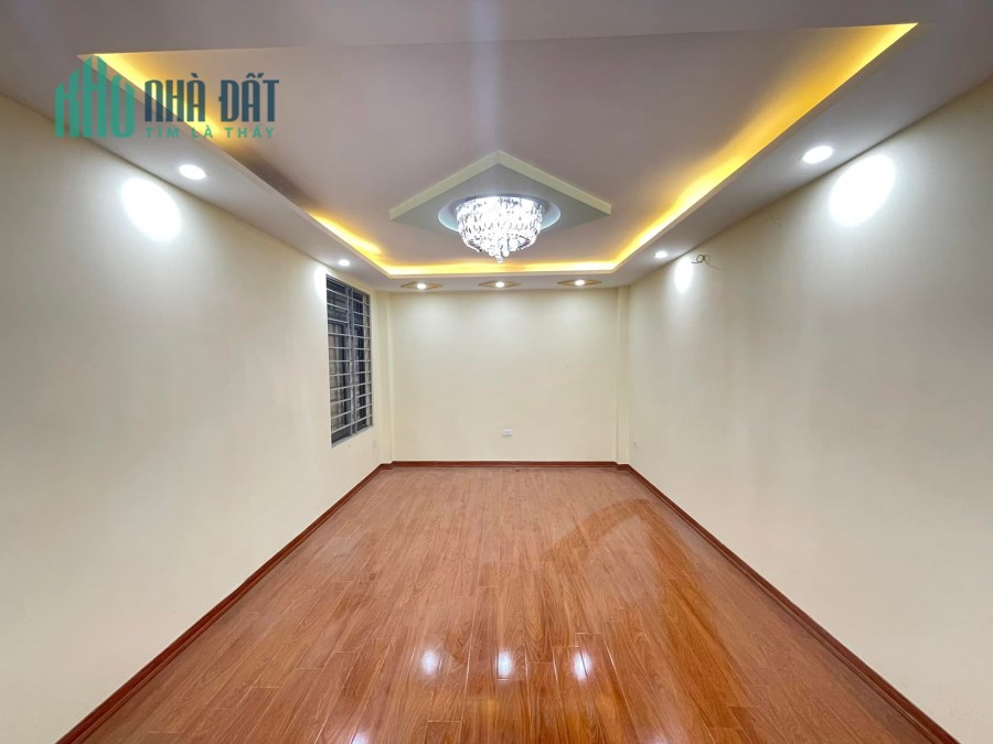 Duy nhất 1 căn  nhà Phố Hoàng Văn Thái, Quận Thanh Xuân. Nhỉnh.  3 tỷ. Sổ riêng,nhà mới ở luôn