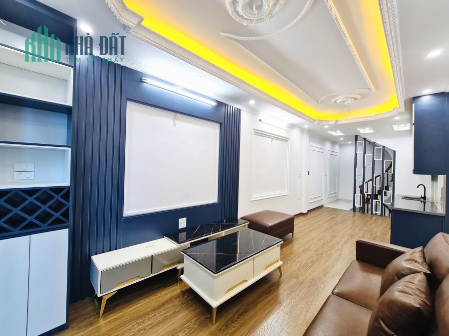 Bán gấp nhà ngõ 371 Kim Mã giá 6 tỷ, 60m2, Ôto đỗ gần