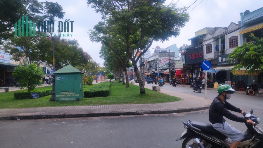 Bán Đất Tiền Kinh Doanh Đường Kênh Nước Đen Không Lộ Giới Giá: 12.5 Tỷ TL