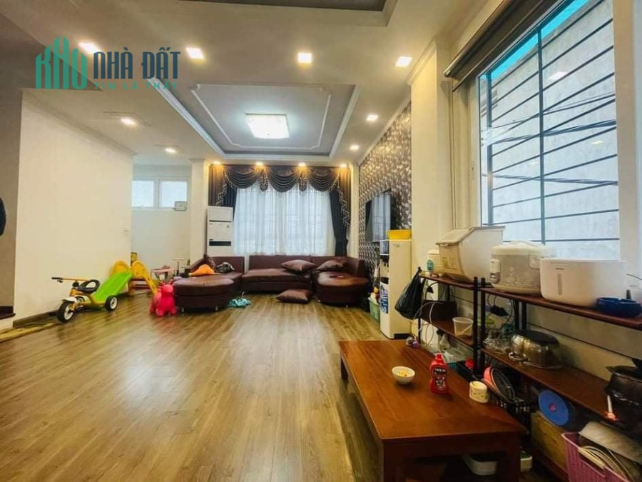Bán nhà mặt phố Lĩnh Nam, sổ đỏ nở hậu 130M x Cấp 4, MT 5m,Giá 11 tỷ. LH Ms Hà 0975149605