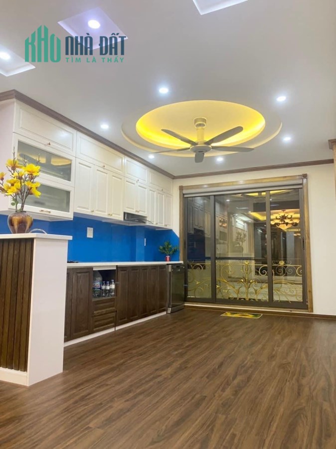 Bán nhà Cầu Giấy  nhà mới đẹp, gần ô tô tránh ,DT 35m, 4.85tỷ