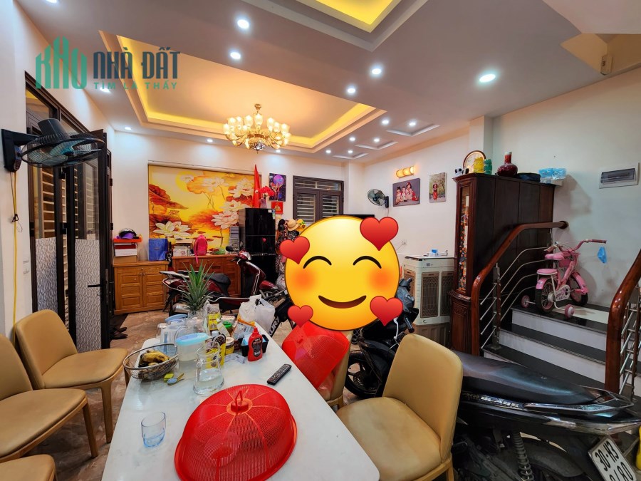 Bán nhà phân lô Đội Cấn, Ba Đình 45m, 5 tầng, MT 5.6m, nhà đẹp ở luôn, nhỉnh 6 tỷ.