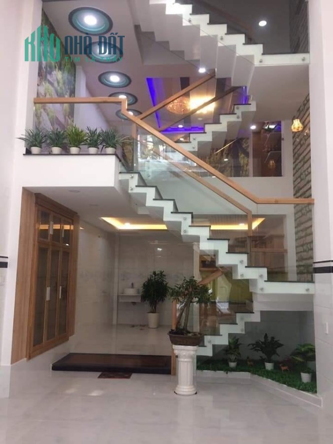 Bán gấp nhà Quang Trung 56 m2 , 5 tầng , giá chỉ 7.6 tỷ có thương lượng , Phường 12 ,  Quận Gò Vấp .