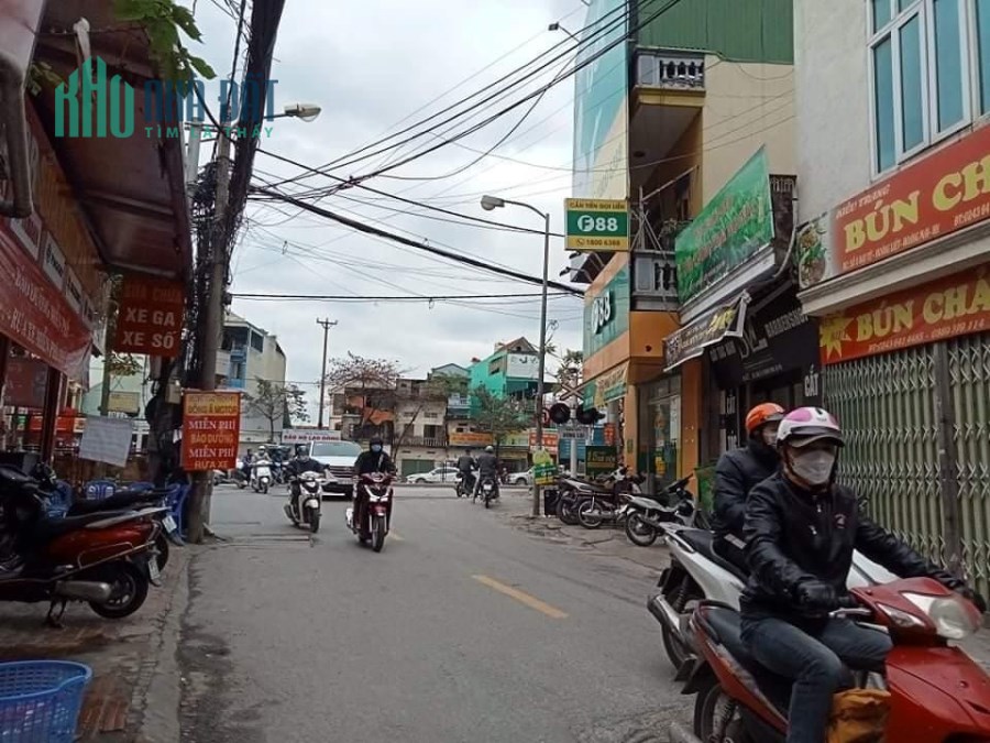 Bán nhà riêng Đại Từ, phường Hoàng Liệt, ô tô, 136M x 3T,18 tỷ. LH 0975149605
