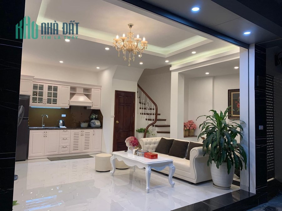 Bán gấp nhà đẹp, Nội thất NK ngõ 266 Đội Cấn giá 4.62 tỷ, 40mx5T.