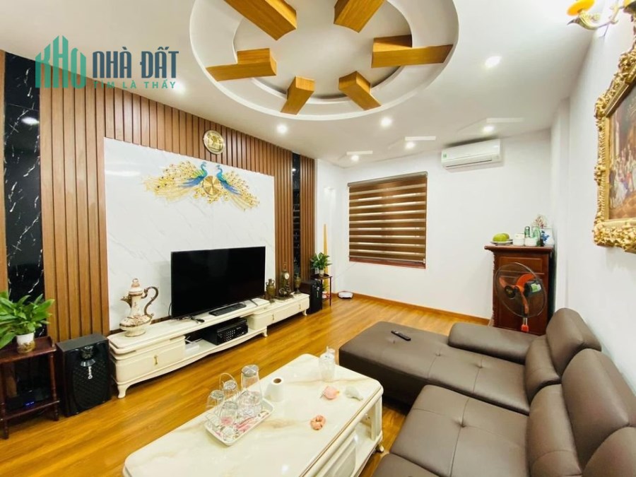 Bán nhà phố Mỹ Đình,lô góc,sát phố,ô tô,DT 50m,nhỉnh 5 tỷ