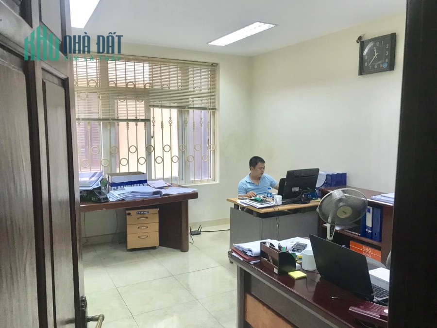 Bán nhà Mặt Phố TRẦN VỸ Lô góc, View Ocean Park 80 m2, Giá 23.8 Tỷ.