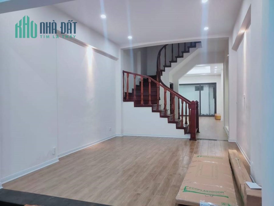 Bán nhà riêng phố Nguyễn Văn Cừ, Long Biên 85m, mặt tiền 6m, ngõ ô tô thông.