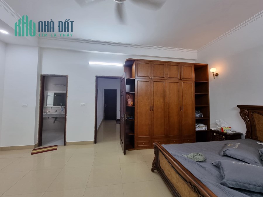 Bán nhà HOÀNG QUỐC VIỆT Lô góc 2 Ô tô tránh  62m2, Giá 11.6 Tỷ.
