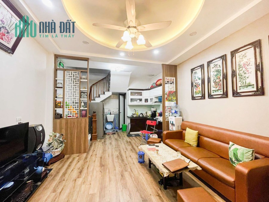 Bán nhà Ngọc Lâm 39m, trung tâm phố cổ, 4.7 tỷ.