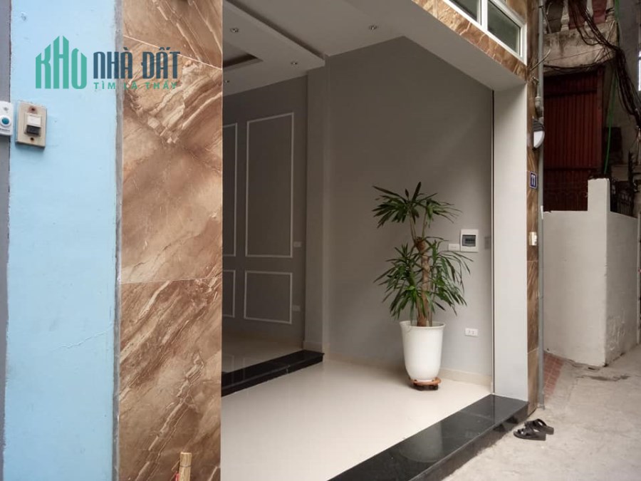 Bán gấp nhà ngõ chợ Khâm Thiên giá 2.55 tỷ, 25mx 5 tầng,  ở luôn