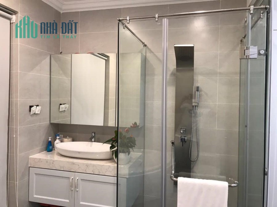 Tô Hiến Thành P14 MT 5M 5T Hẻm 6M 5 P.Ngủ ở ngay chỉ nhỉnh 15 TỶ