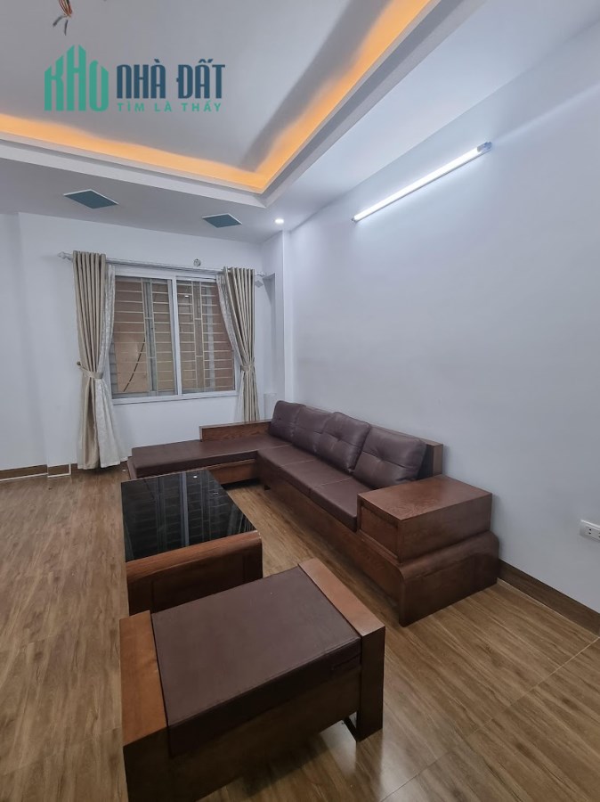 BÁN  GẤP NHÀ PHỐ THUỴ KHUÊ, SÁT PHỐ, 35M2, 4M,  NHỈNH 4 TỶ.