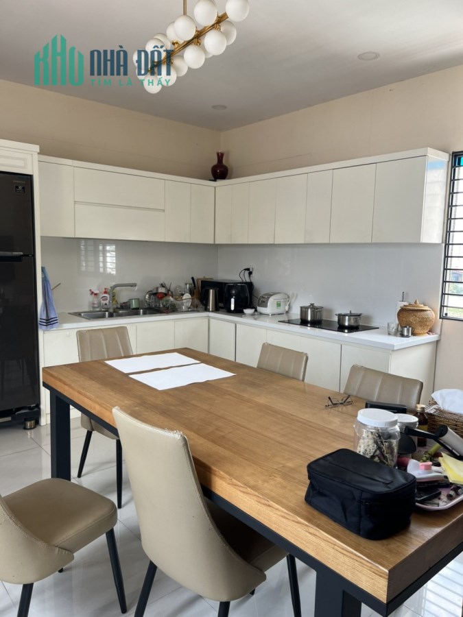 12E Nguyễn Ngọc Lộc MT 5M dài 18M 4T Sân thượng chỉ 24 Tỷ TL