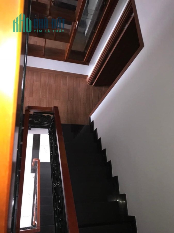KINH DOANH KHÁCH SẠN 5 TẦNG MẶT TIỀN DOANH THU CỰC TỐT QUẬN 12