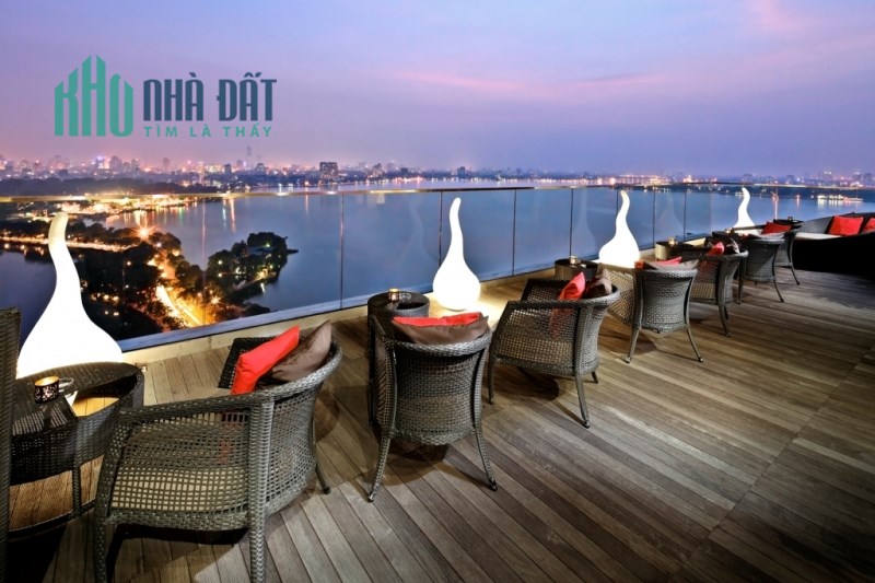 Mặt phố Hồ Tây ô tô tránh, vỉa hè, siêu kinh doanh 39m2x4T nhỉnh 10 tỷ