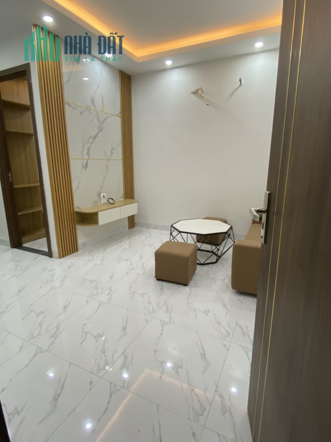 Chính chủ - bán chung cư 8B Chùa Láng - Học viện Ngoại Giao - Đống Đa. Full nội thất, ở ngay