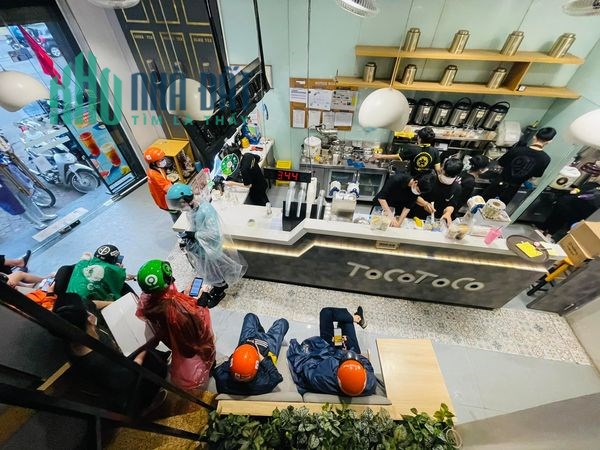 Bán nhà Mặt Phố NGHĨA TÂN  52 m2 x Mt 5M, Cho thuê 2000$/ tháng, Giá 17 Tỷ.
