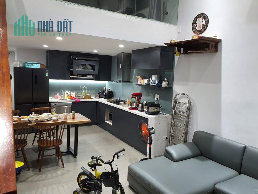 Bán gấp nhà Mặt phố Âu Cơ giá 13.5 tỷ, dt 75mx4 tầng, Kinh doanh lớn