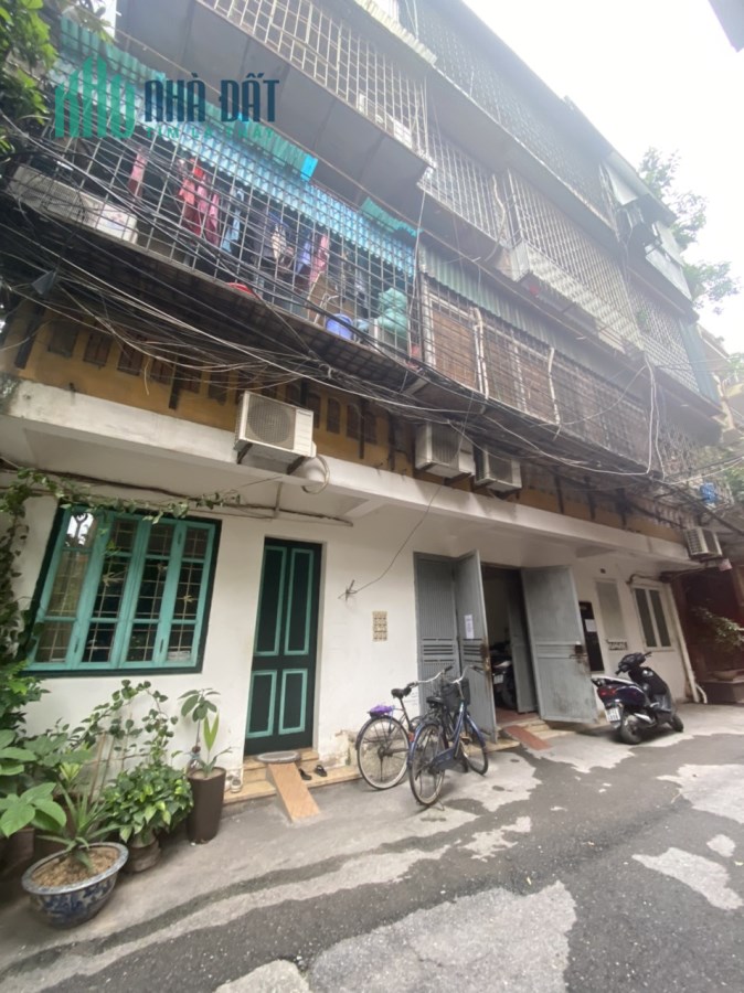 Chung cư giá rẻ siêu hiếm tại trung tâm quận Ba Đình, diện tích 30m2, cách đường lớn 200m