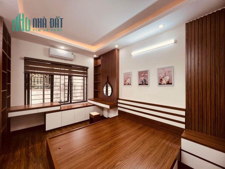 Bán nhà đẹp Lạc Long Quân, Tây Hồ, 36m, 6 tầng, Ô TÔ 10M,  nhỉnh 6 tỷ, nhà đẹp ở luôn.