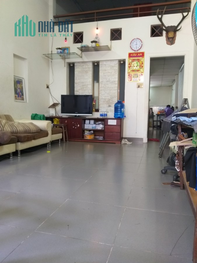 Bán nhà 80m2, HXH vào nhà cách MT Bùi Văn Ngữ 30m, Hiệp Thành, Quận 12 chỉ 4 tỷ 250.