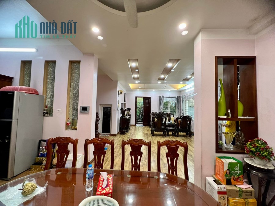 Bán nhà Phố MẠC THÁI TỔ CẦU GIẤY KD đỉnh nhất Làng 52 m2 x5T, Giá 19 Tỷ.