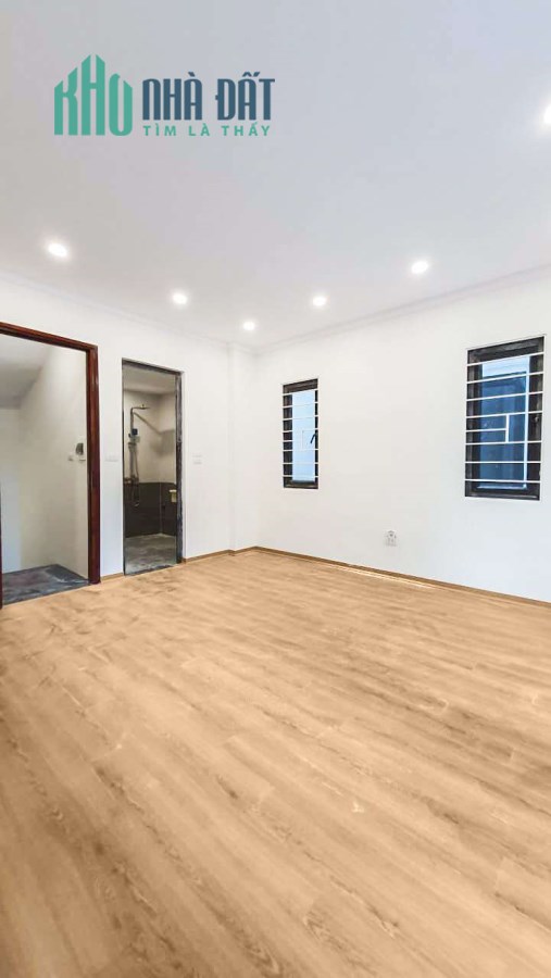 Bán nhà Ngọc Lâm 30m2x 5 tầng, hướng tây, 3.85 tỷ.