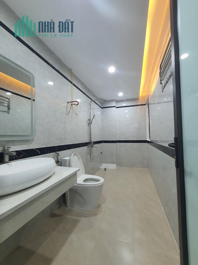 Nhà mới Trung Kính, 50m2 x 6 tầng thang máy, kinh doanh, giá 8.7 tỷ