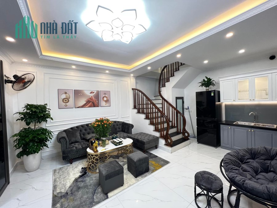 Bán nhà mặt P.Hai Bà Trưng 39m nhỉnh 4 tỷ Kinh doanh siêu đỉnh LH 0979222625