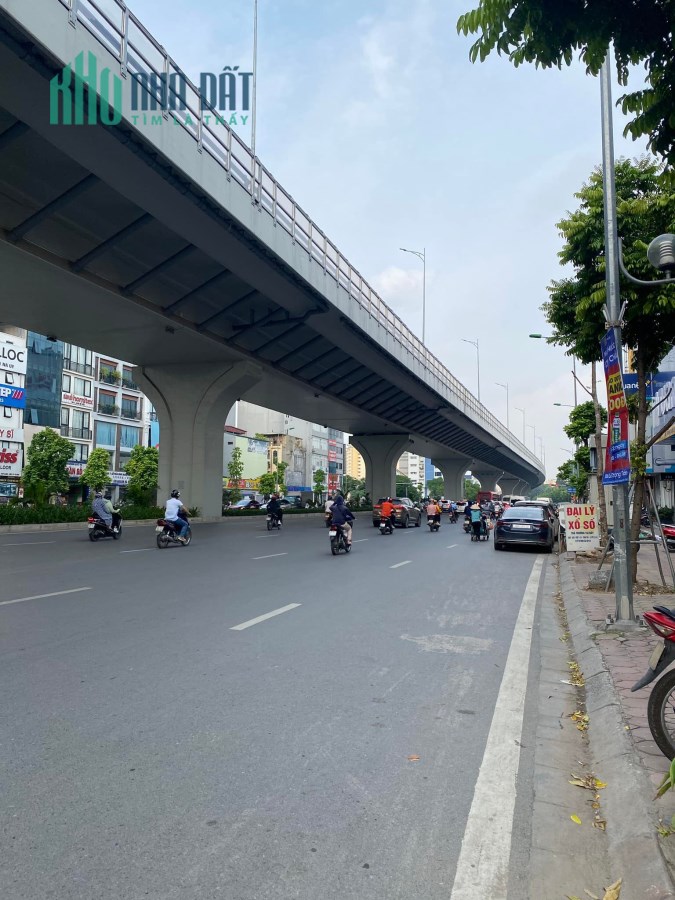 Mặt phố Trường Chinh, Thanh Xuân, Vỉa hè, Kinh Doanh, 110m2, MT: 5,5m. Giá 35 tỷ