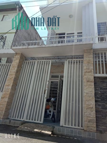 Kẹt tiền bán gấp nhà HXH,125m2 3 tầng đường số 8 Phường 11 Gò Vấp giá 8.8 tỷ