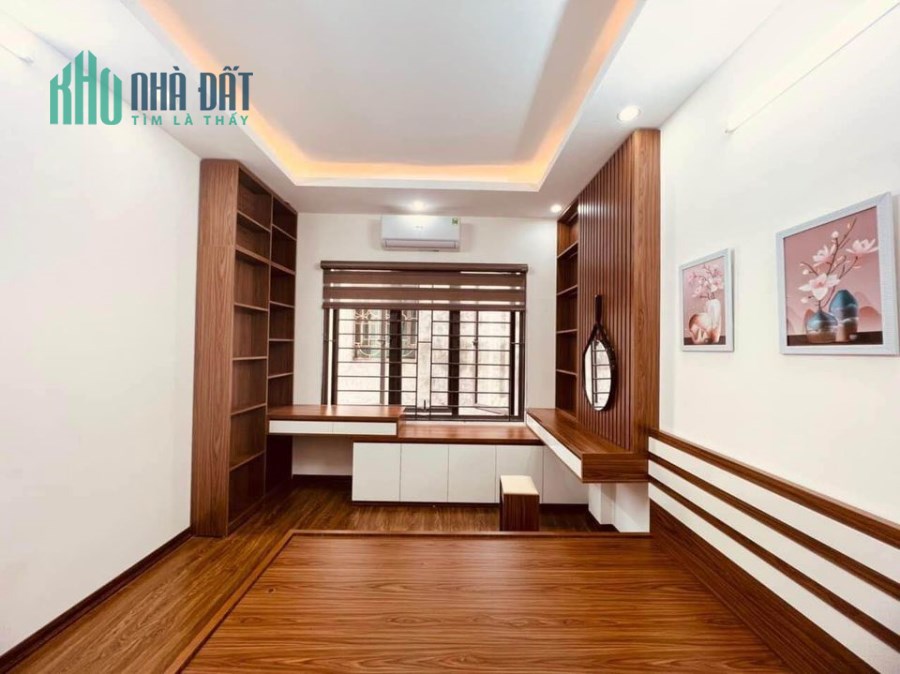 Bán nhà  Đặng Văn Ngữ, Đống Đa, 40m2, 5 tầng, MT 4m, nhỉnh 5 tỷ, nhà đẹp ở luôn.