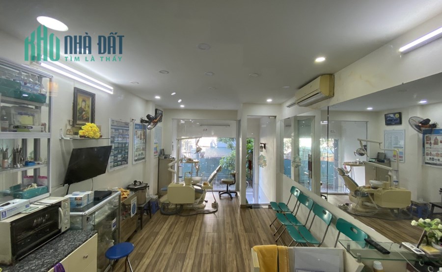 Chính chủ bán nhà Mặt phố Nghĩa Tân giá 9.3 tỷ, 32mx4 tầng, KD đông đúc